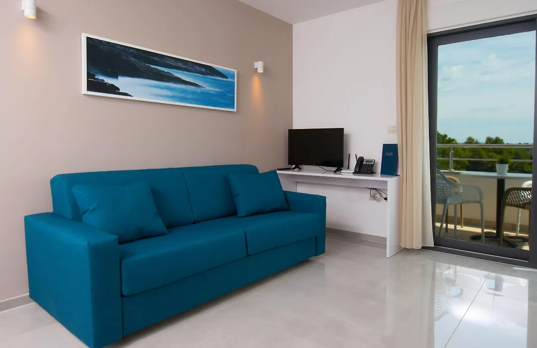 Aparthotel Punta Blu - POOL&SPA-1